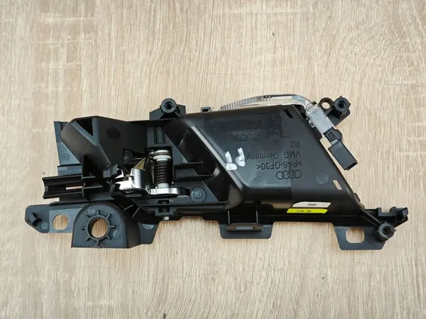 Beleuchtete Rechte Hintere Türgriff OEM 8W0839020A image 3