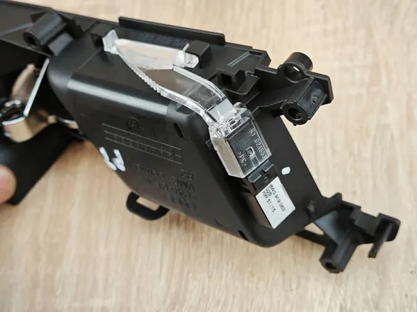 Beleuchtete Rechte Hintere Türgriff OEM 8W0839020A image 4
