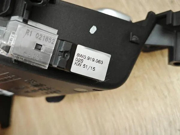 Beleuchtete Rechte Hintere Türgriff OEM 8W0839020A image 5