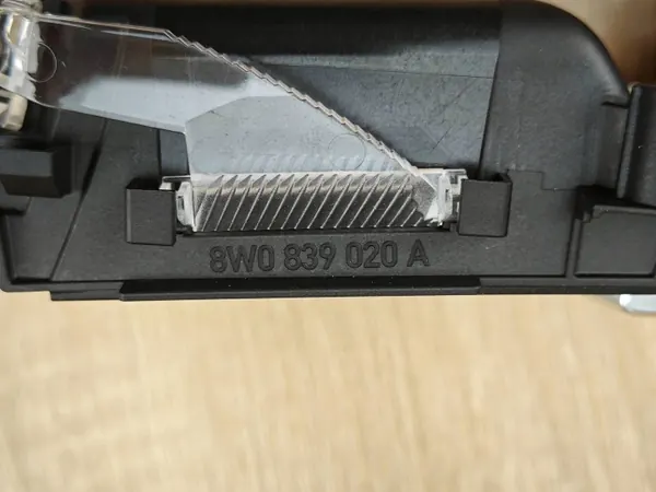 Beleuchtete Rechte Hintere Türgriff OEM 8W0839020A image 6