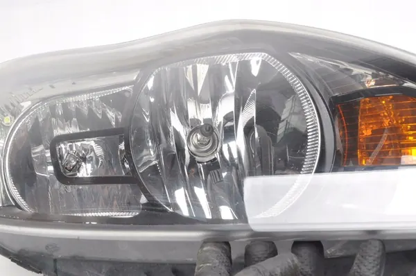 Oikea Ajovalo Ford Focus 07-11 image 3