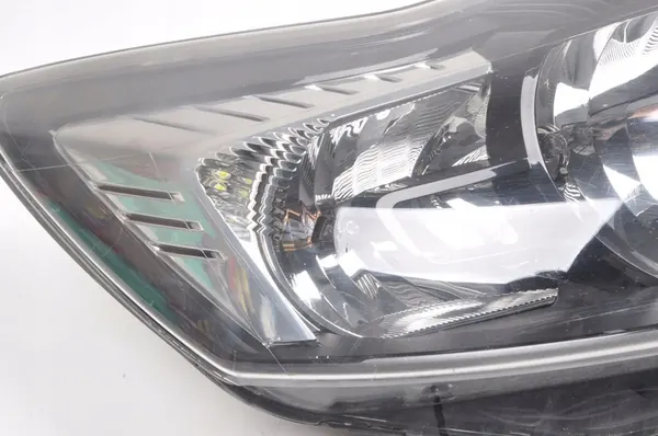 Oikea Ajovalo Ford Focus 07-11 image 4