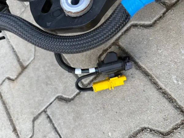 Réservoir AdBlue & Bouchon OEM WEWEWEQ231 Renault Scenic IV image 5