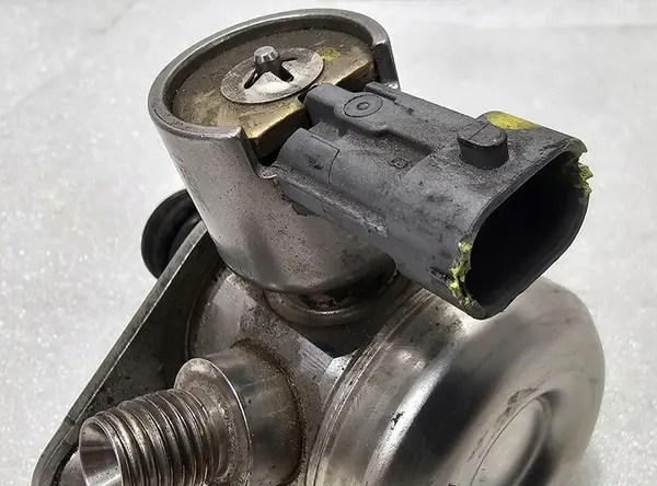 Kraftstoffpumpe Opel Insignia A / Astra J GTC / GT 2.0 Turbo - 12629135 image 3