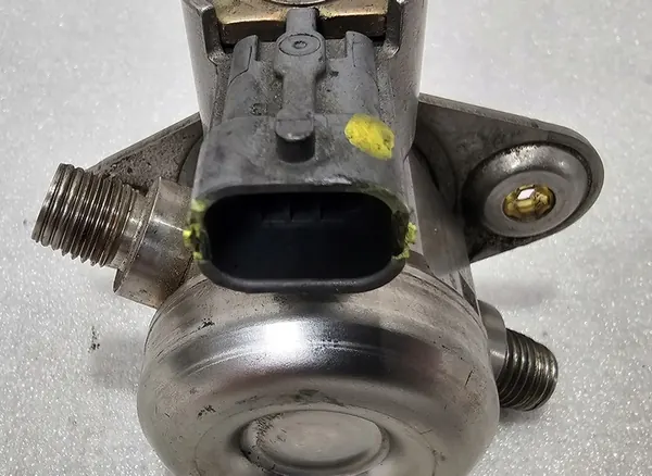 Kraftstoffpumpe Opel Insignia A / Astra J GTC / GT 2.0 Turbo - 12629135 image 4