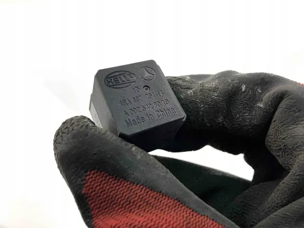 Mercedes-Benz B Relä A0025428019 2012 image 4