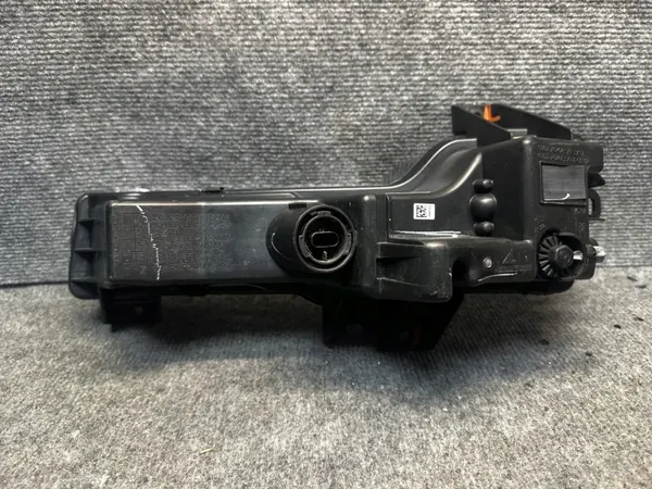 Tesla 3 rechte LED DRL OEM 1077396-00-D Gebraucht image 7
