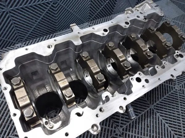 BMW Moottorilohko OEM 11112359836 - Käytetty image 3