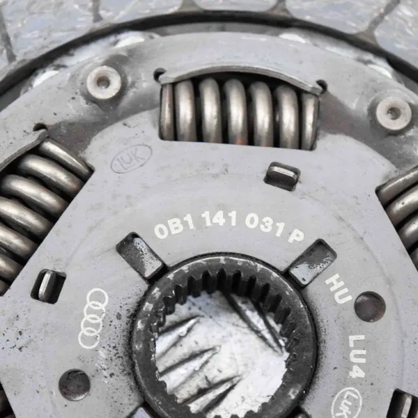 Volante de Dupla Massa Audi A6 2.0 TDI 0B1141031P image 10