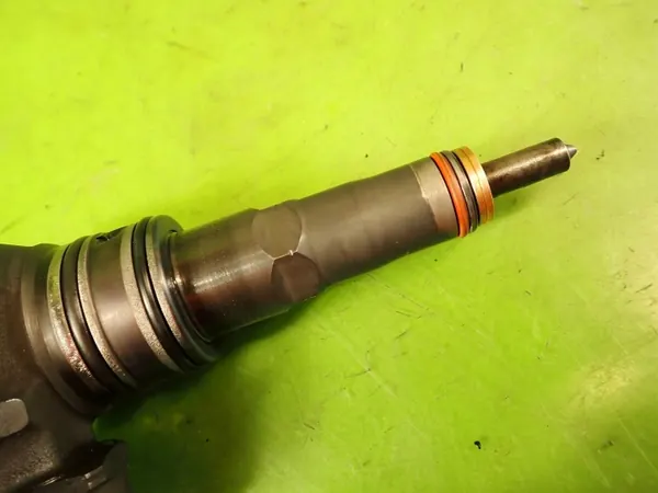 Inyector OEM 0414720214 038130073 para Ford Galaxy image 3