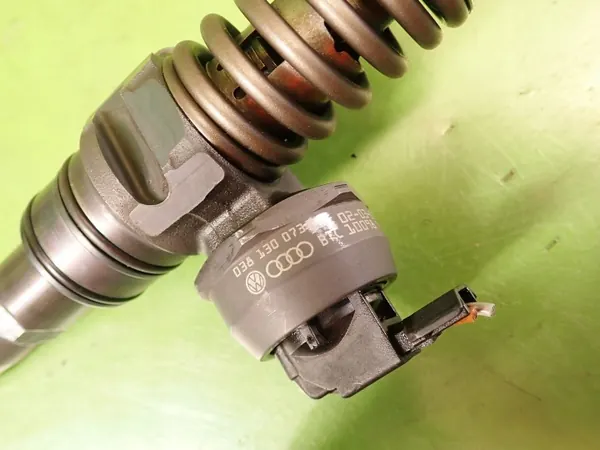 Inyector OEM 0414720214 038130073 para Ford Galaxy image 5