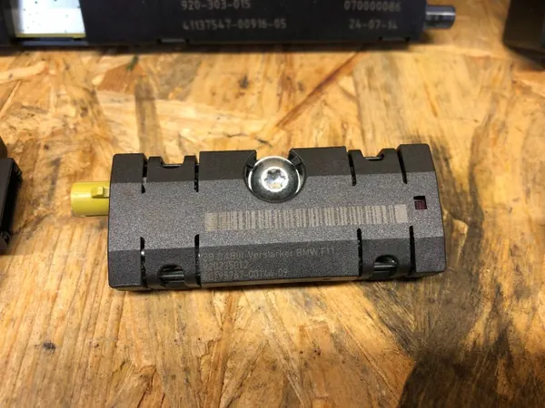 Amplificateur d'antenne BMW OEM 9199850 image 2