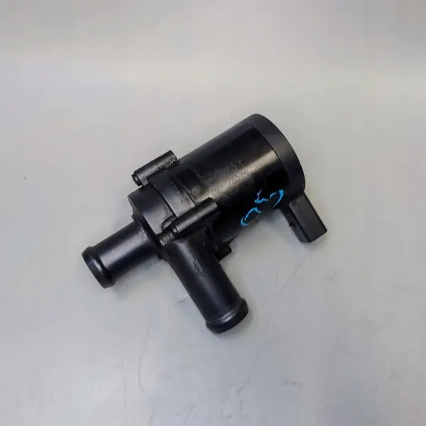 Audi A3 2.0 TFSI Vattenpump, OEM 1K0965561D image 2