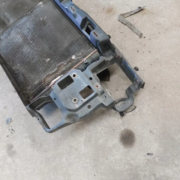 Volkswagen Polo 3 III Frontverstärkung + Lüfter image 4