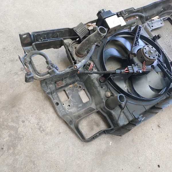 Volkswagen Polo 3 III Frontverstärkung + Lüfter image 8