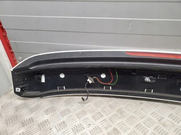 OEM 8R0827933C achterspoiler voor Audi Q5 - Gebruikt image 5