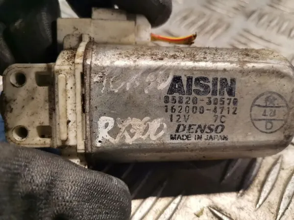 Lexus RX 450H Istuimen moottori OEM 8582030570 Oikea puoli image 4