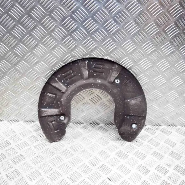 Tesla Model S 2016 Fram bromsskydd OEM 104595100B image 2