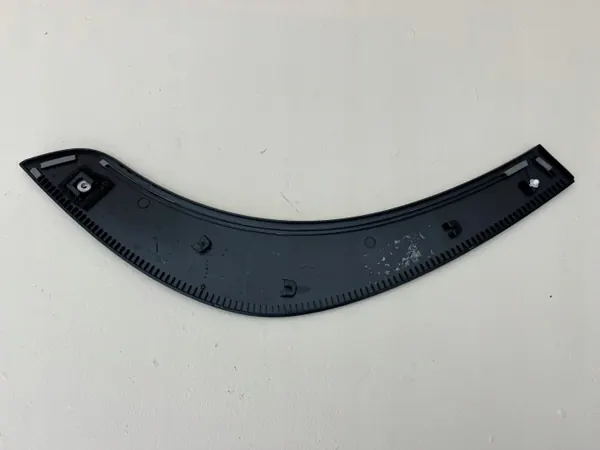 Suzuki S-Cross 22R Oikea Takaoven Lista OEM image 6