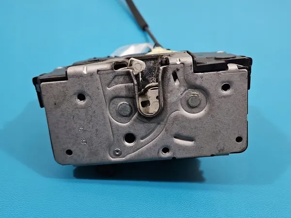 Vänster Framslå 13431841 Opel Corsa E 6Pin image 2