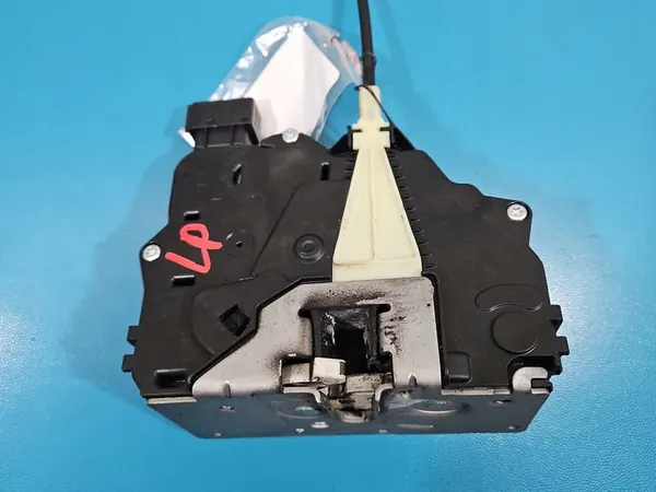 Vänster Framslå 13431841 Opel Corsa E 6Pin image 3