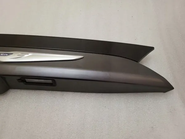 Chrysler Pacifica 2017 takaluukun spoileri OEM 5RL88LAUAF image 8