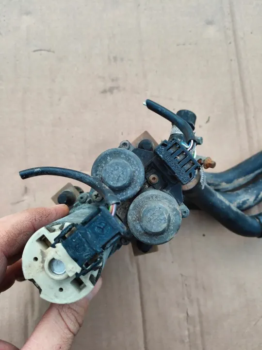 Lämmitysventtiili OEM 0008303884 Mercedes W126 image 3