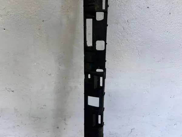 Suporte de soleira Tesla Model X OEM 104669100B - Usado image 5
