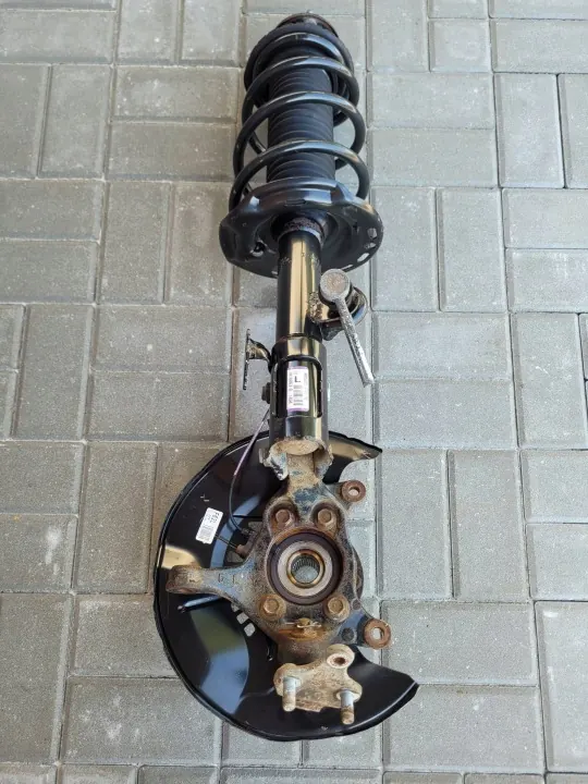McPherson-jousitus vasen Lexus NX hybridi 2014- OEM LUOA1857015 image 3