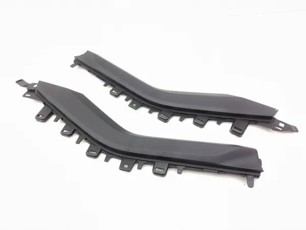 Renault Megane E-Tech 2022 Tunnel-Seitenabdeckung OEM 00243870 image 2