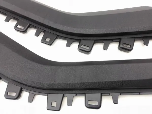 Renault Megane E-Tech 2022 Tunnel-Seitenabdeckung OEM 00243870 image 3