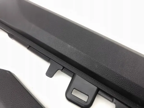 Renault Megane E-Tech 2022 Tunnel-Seitenabdeckung OEM 00243870 image 5