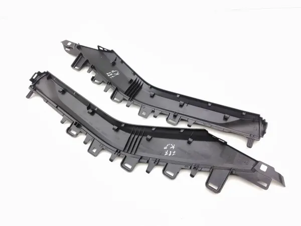 Renault Megane E-Tech 2022 Tunnel-Seitenabdeckung OEM 00243870 image 7