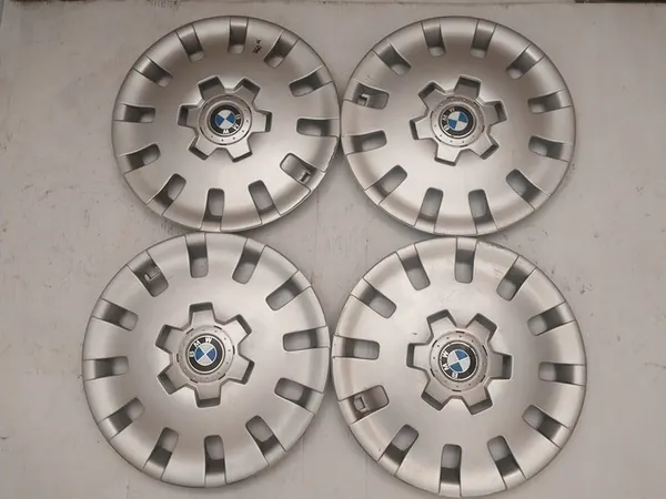 4× BMW OE Originala Navkapslar 16" image 2