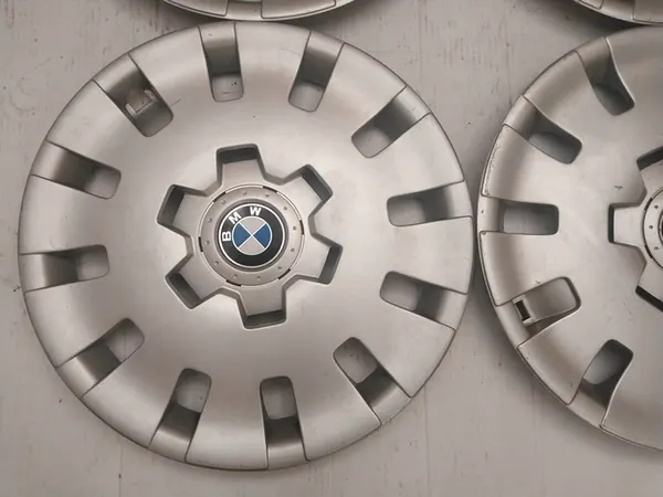 4× BMW OE Originala Navkapslar 16" image 10