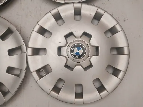 4× BMW OE Originala Navkapslar 16" image 9
