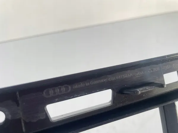 AUDI A6 C8 S-LINE 2018 GRIGLIA PARAURTI ANTERIORE 4K0807683A image 10