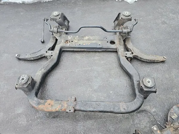 Trave frontal OEM 7H0499029AB para VW Transporter T5 image 3