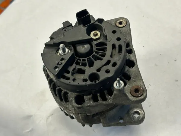 VW NEW BEETLE 1.6 Vaihtovirtageneraattori image 4