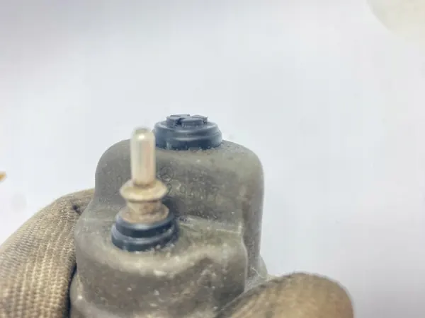 Gebruikte oliedruksensor OEM 006 542 94 17 image 9