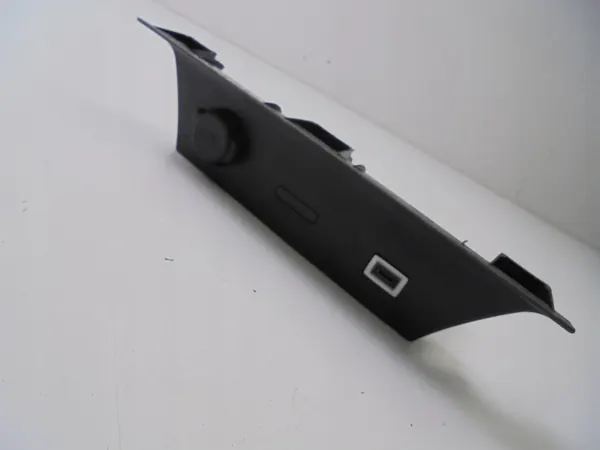 Prise USB Citroen C5 C5X 2021- OEM GNIAZDO image 2