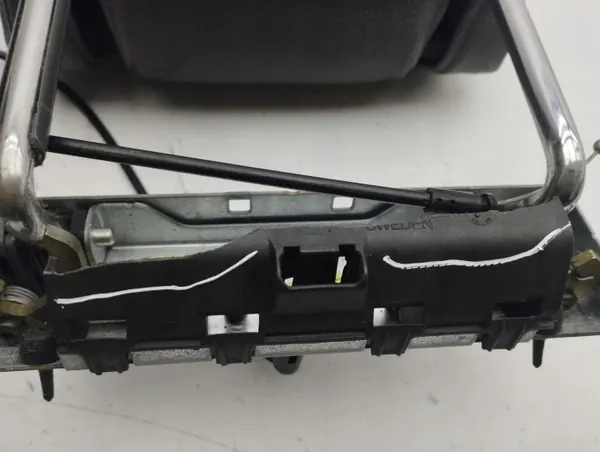 Volvo XC90 2005 Reposacabezas trasero izquierdo OEM AMD117420 image 5