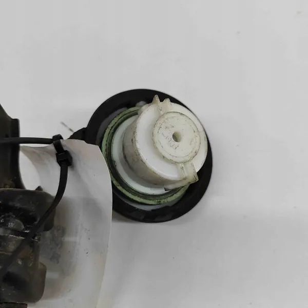Polttoainesäiliön kansi OEM 15776458 Chevrolet Trailblazerille image 5