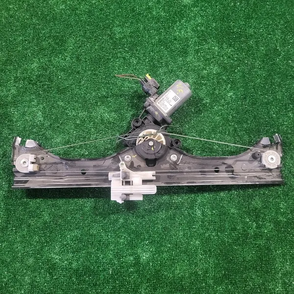 Fiat 500 2007+ Vänster Framdörr Fönsterhiss OE 52204608 image 2