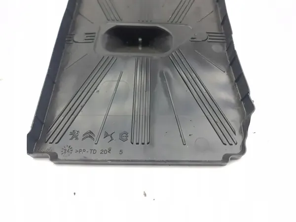 Citroen C5 Aircross 2024 Bandeja de bateria image 6