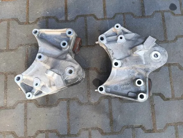 Attache de basculement cabine Scania OEM 2326397 2326398 image 2