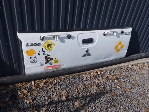 Heckklappe Mitsubishi L200 OEM A66 - Gebraucht image 3