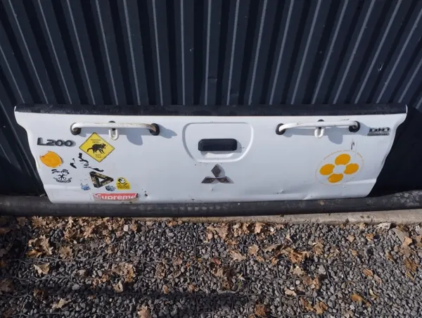 Heckklappe Mitsubishi L200 OEM A66 - Gebraucht image 4