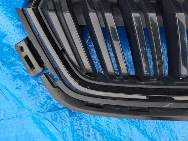 SKODA KamiQ Front Bumper Grill Black Monte Carlo image 5