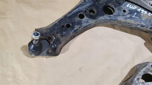 Fram vänster styrarm VW Polo IV 9N image 2